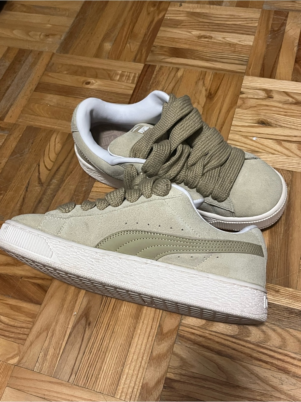 Puma XL Suede Sneakers (size 7.5 women’s) - Picture 3 of 5